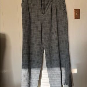 American Eagle Outfitters Women’s Black and Gray Checkered Pants